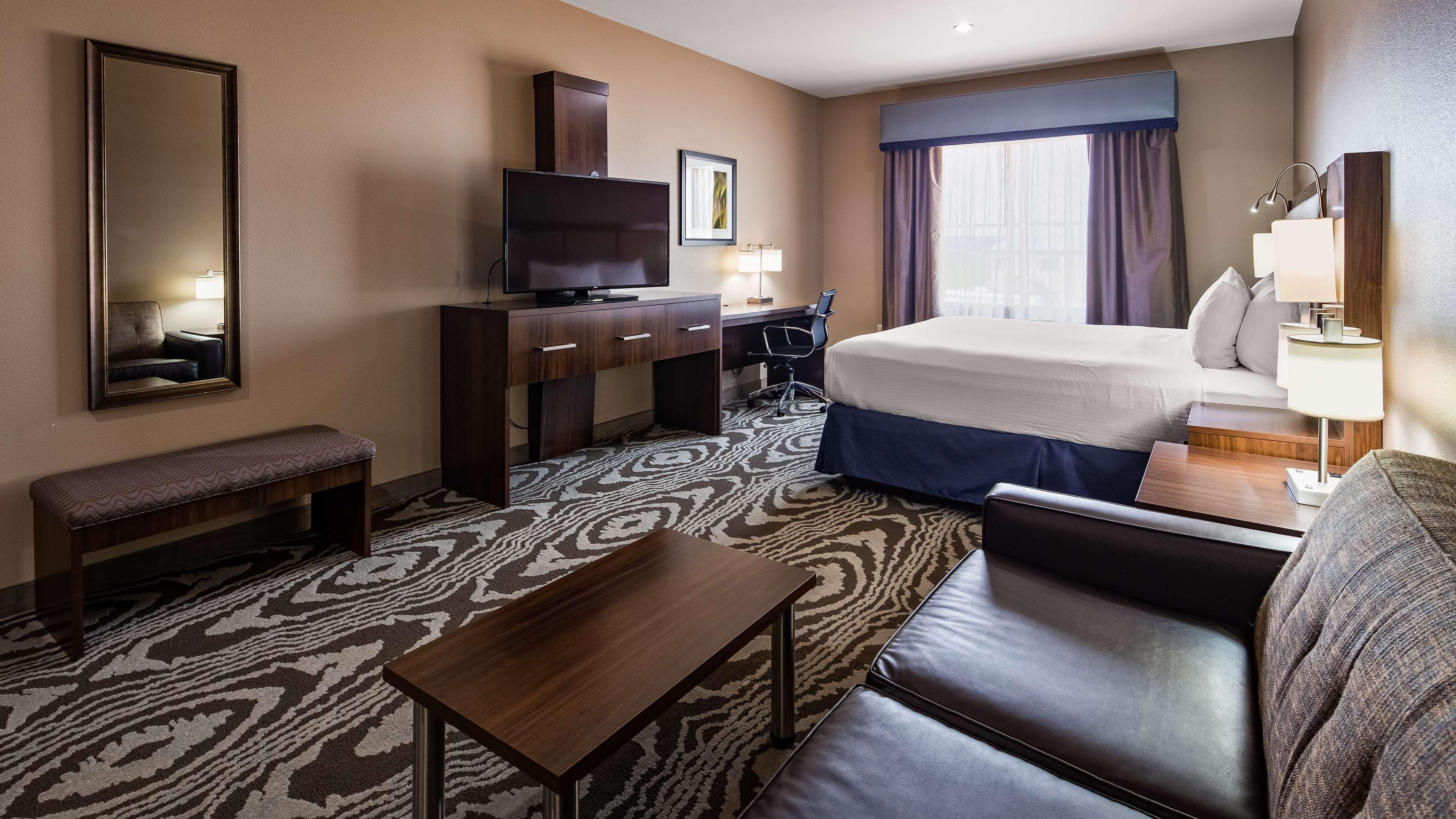 Best Western Plus Williston Hotel & Suites מראה חיצוני תמונה