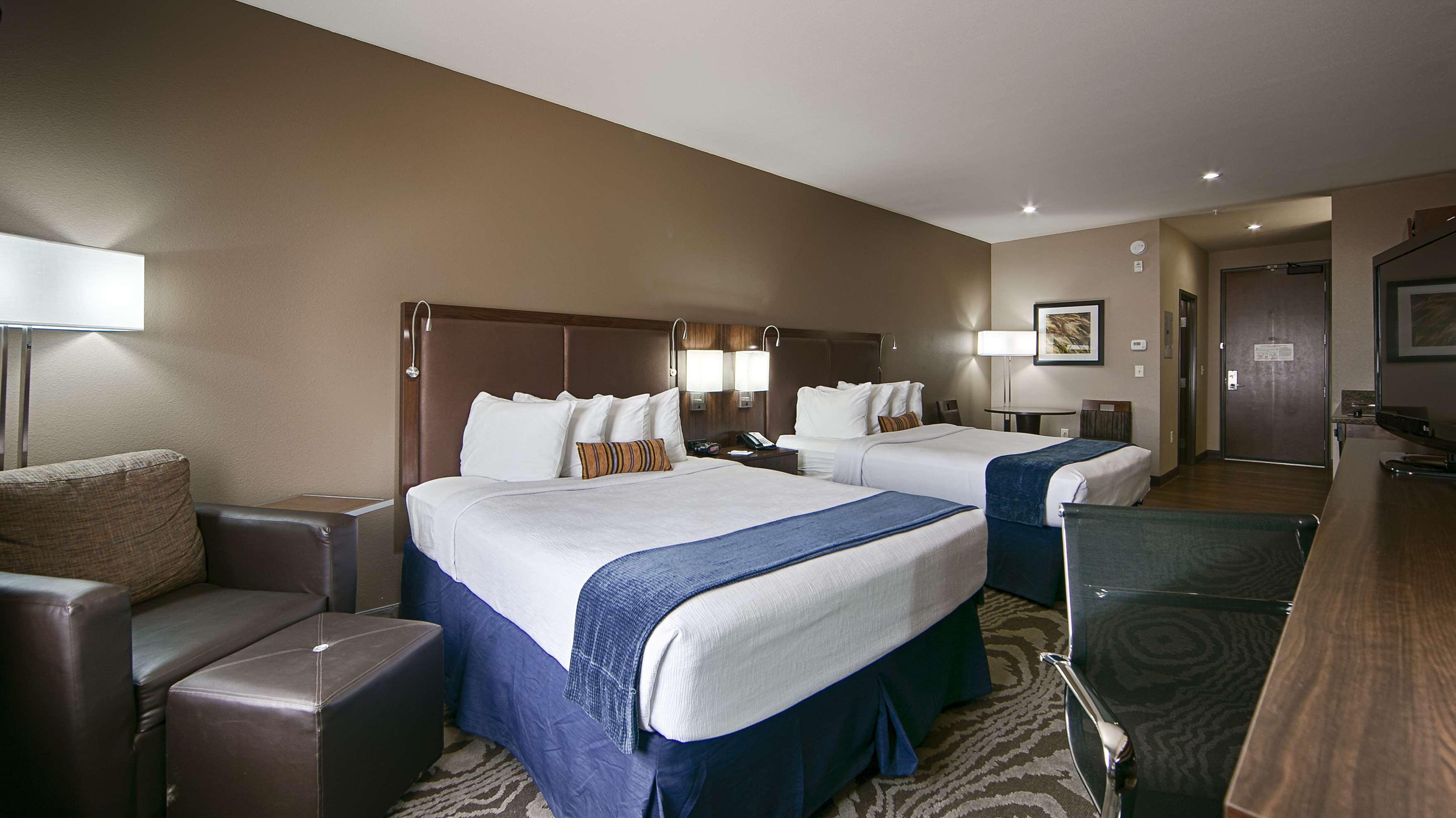 Best Western Plus Williston Hotel & Suites מראה חיצוני תמונה
